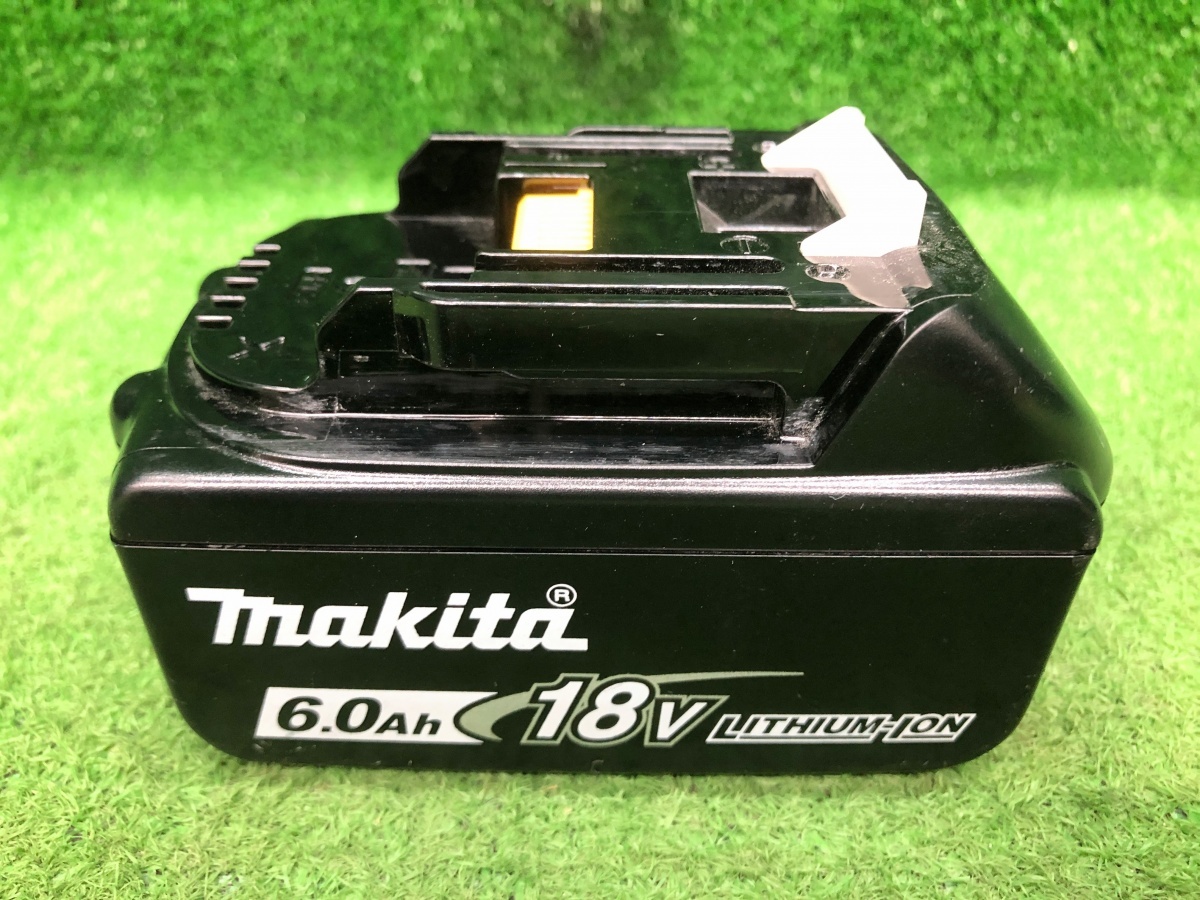 ④【充電回数3回】中古品 makita マキタ 18V 6.0Ah リチウムイオンバッテリ BL1860B 雪マーク付き_画像3