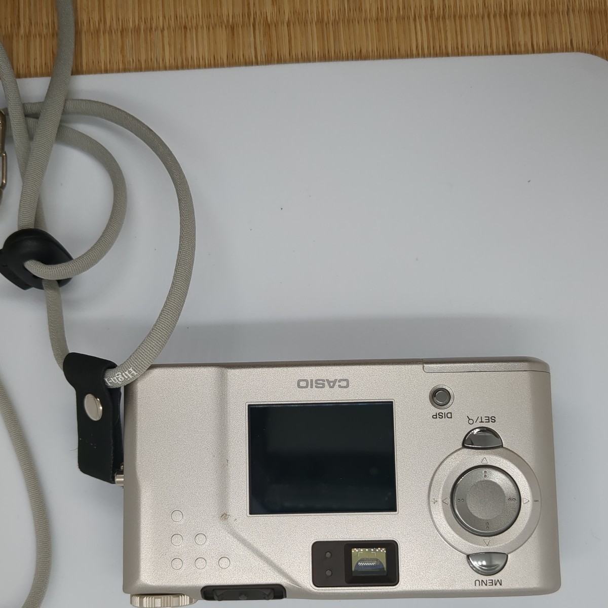 コンパクトデジタルカメラ CASIO XV-3 超希少　単焦点レンズ　動作品　バッテリー無し　CASIOケース付き_画像3