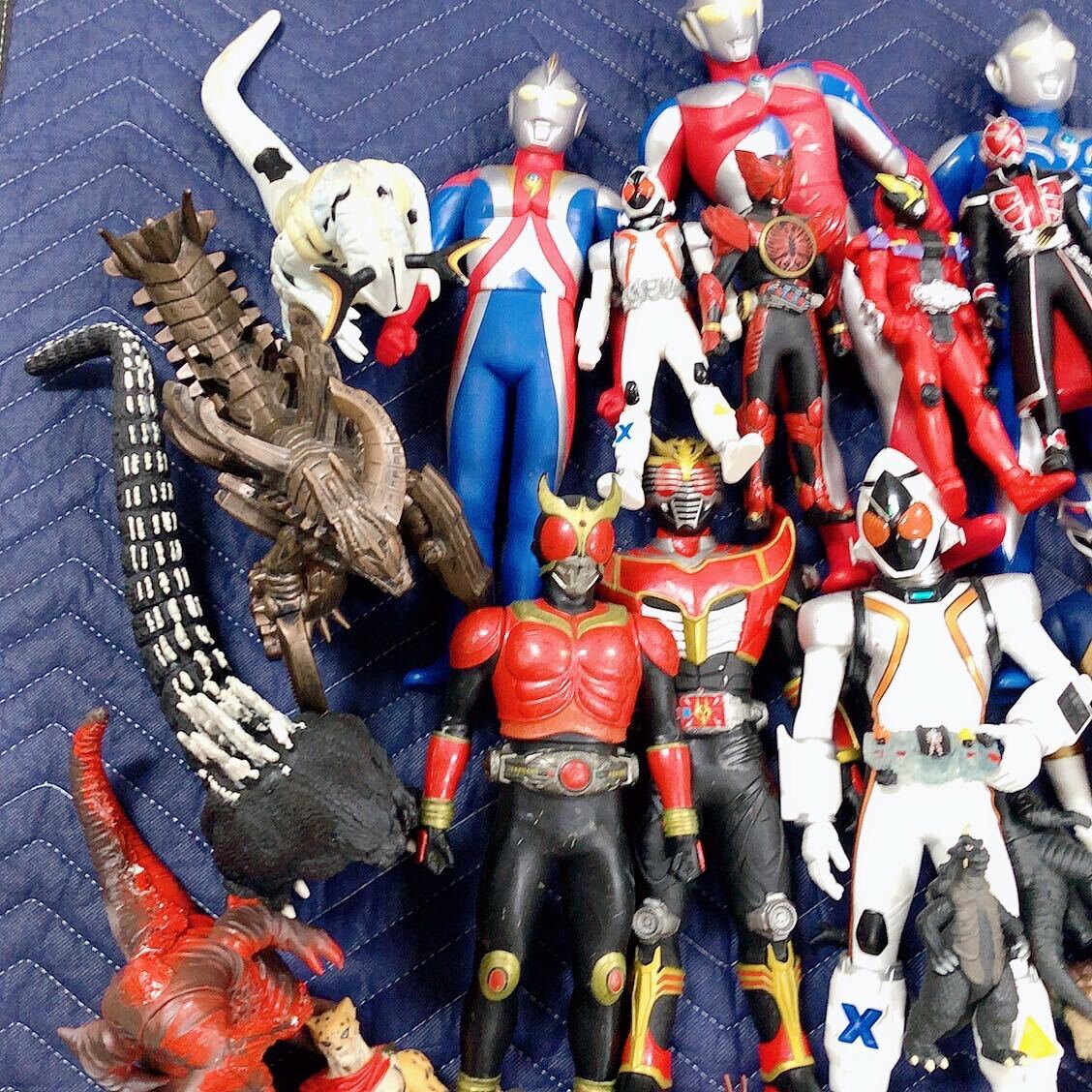 大量 特撮 ソフビ セット まとめ売り ウルトラマン 仮面ライダー スーパー戦隊 ゴジラ 怪獣 怪人 ロボット フィギュア 東映 東宝 円谷_画像2