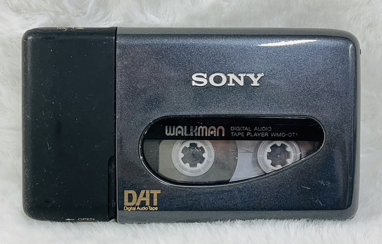 [240322-1T][ junk ]{SONY/ Walkman }DAT/WMD-DT1/WALKMAN/ Sony /dato