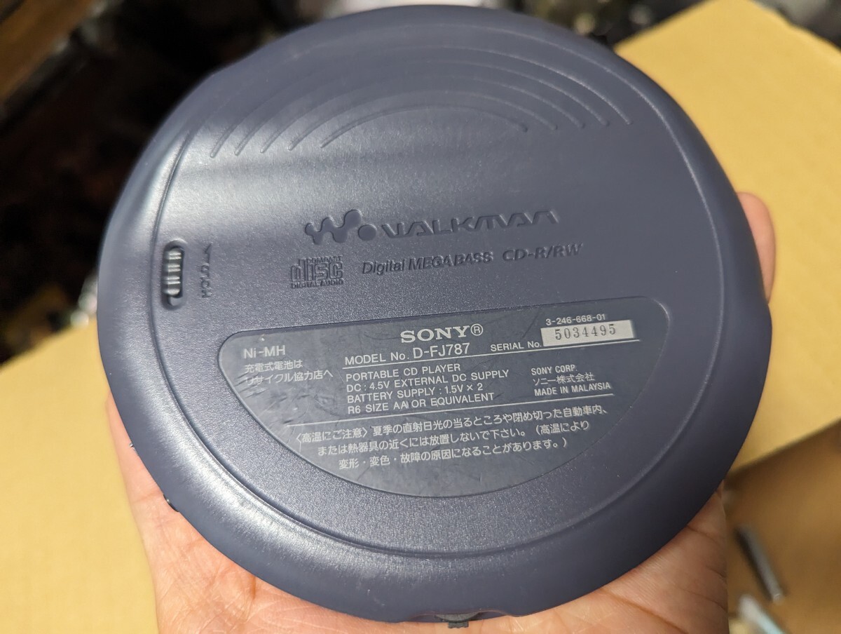 SONY ソニー ラジオ付CD WALKMAN D-FJ787 本体、リモコン ジャンクの画像3