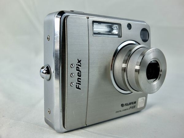 ★外観美品★富士フイルム フジフイルム FUJIFILM！FINEPIX F420！通電確認済！コンパクトデジタルカメラ！#00830#9938#08850#022の画像1