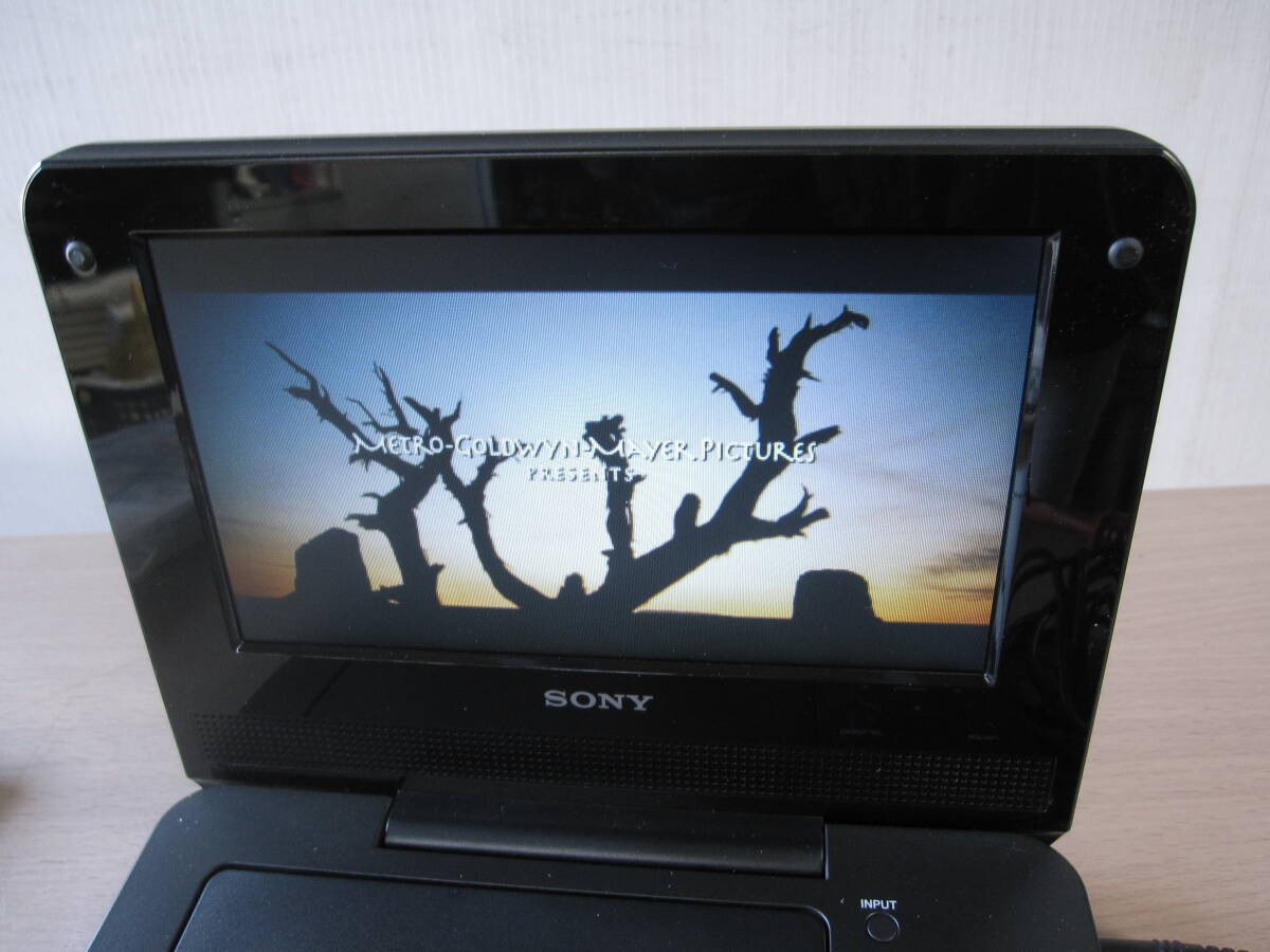 SONY ソニー DVP-FX730 ポータブルDVDプレーヤー DVDプレイヤー リモコン付き 動作確認済み_画像3