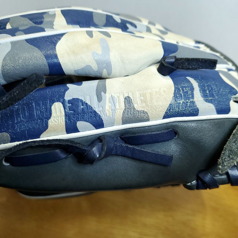 Yahoo!オークション - アンダーアーマー CAMO 迷彩柄 限定200個 Yahoo!オークション - アンダーアーマー CAMO 迷彩柄 限定200個