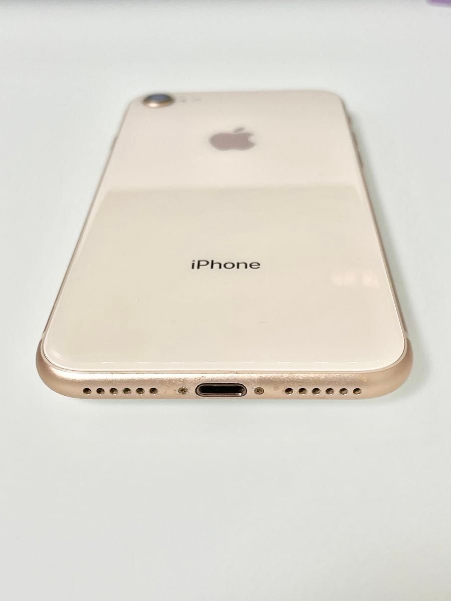 iPhone 8 ゴールド 64 GB docomo