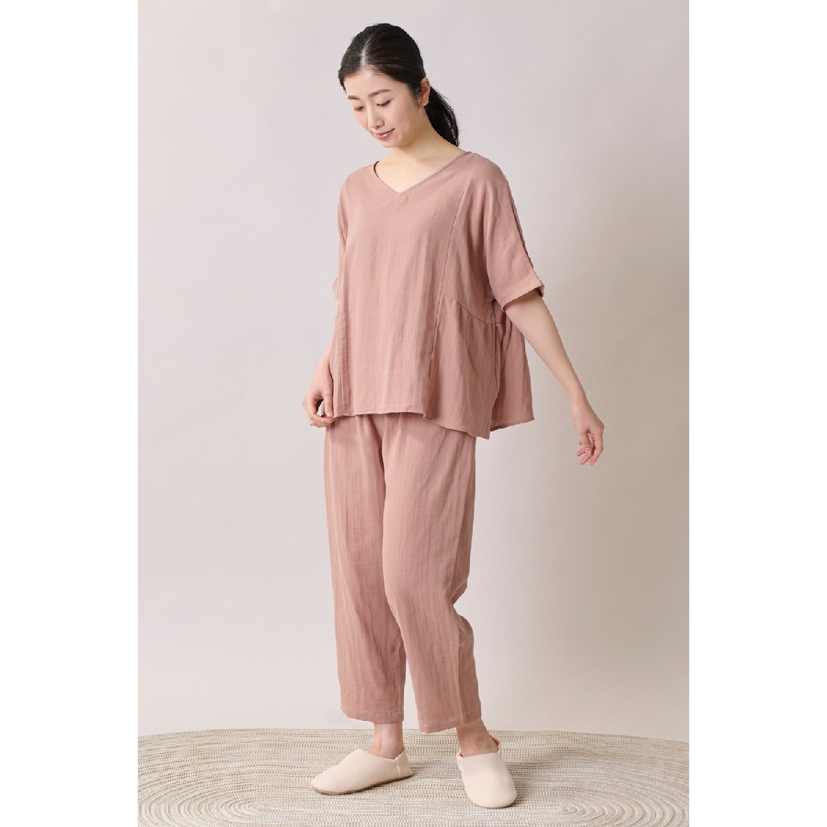 ma.. moisturizer cream as with ....... wrap up room wear short sleeves summer pyjamas V neck ... type pink L size cotton 100%