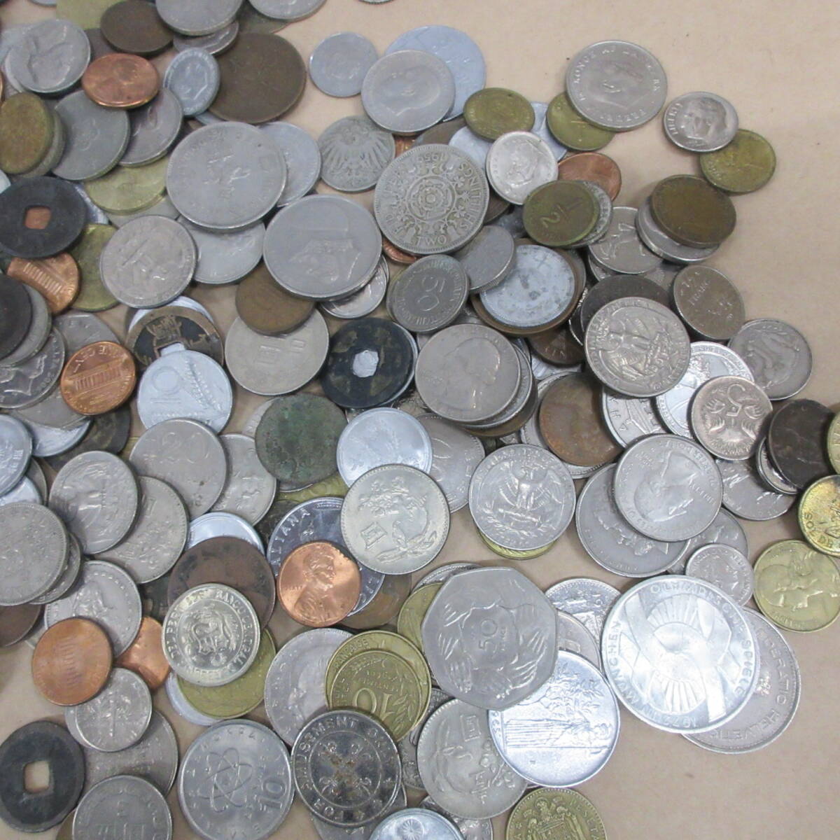 詳細不明 外国 コイン 貨幣 お金 レトロ アンティーク 古銭 含む 大量 まとめ 激安一円スタートの画像4