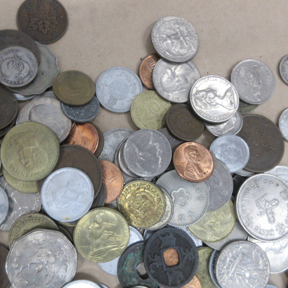 詳細不明 外国 コイン 貨幣 お金 レトロ アンティーク 古銭 含む 大量 まとめ 激安一円スタートの画像3