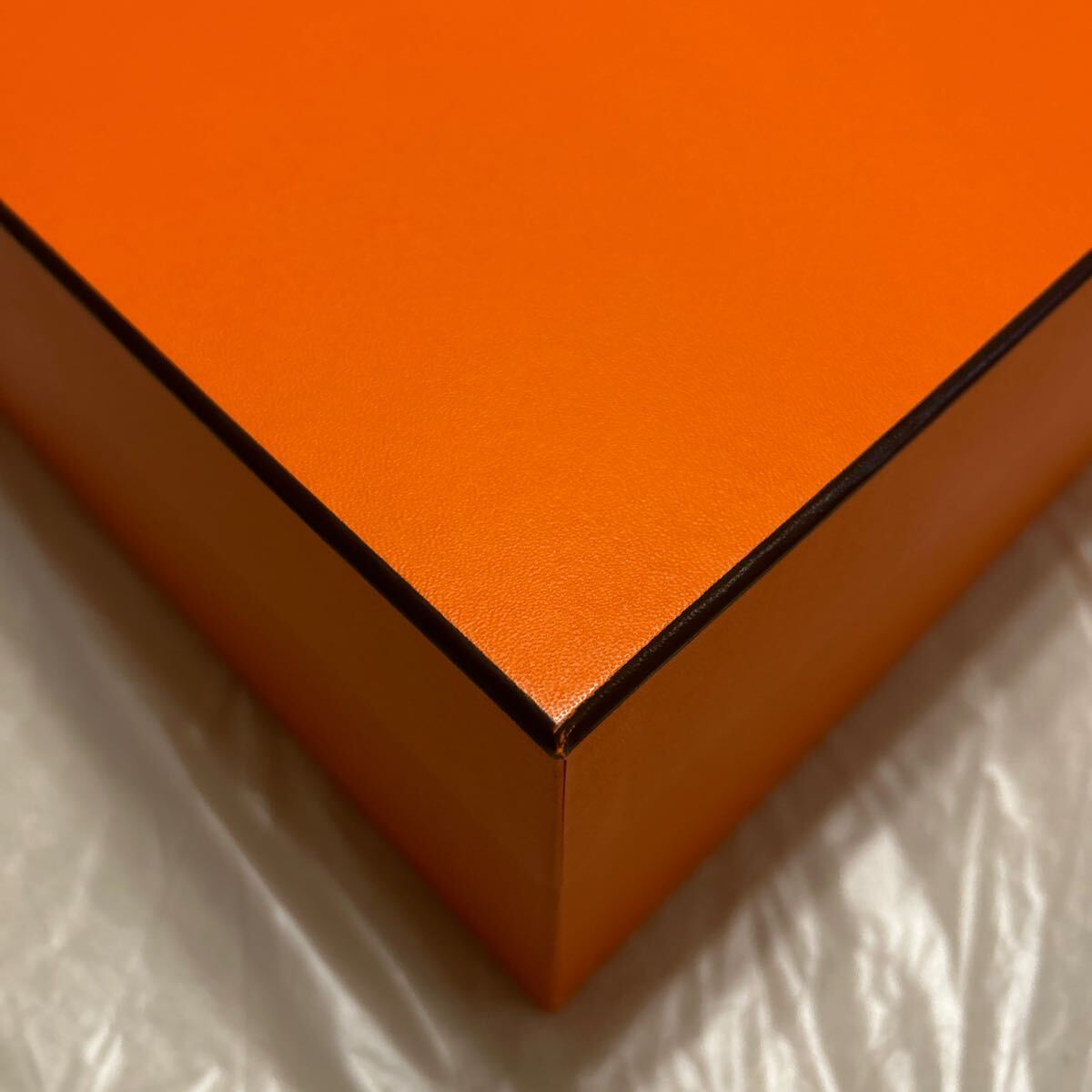 2023 エルメス バーキン25 空箱 32×28×16 空き箱 化粧箱 BOX バッグ 現行品 リボン バーキン ショップカードの画像5