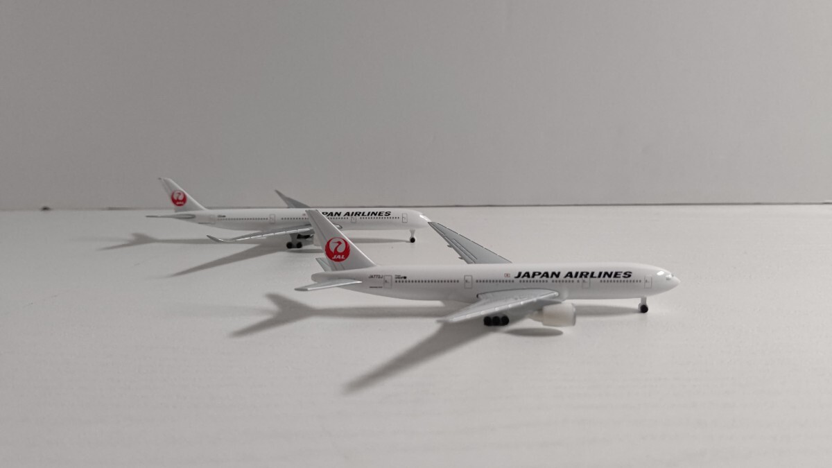 1/600 Schuco JALUX JAL Japan Airlines 日本航空 AIRBUS A350-900 / BOEING 777-200 旅客機 2個セット_画像3