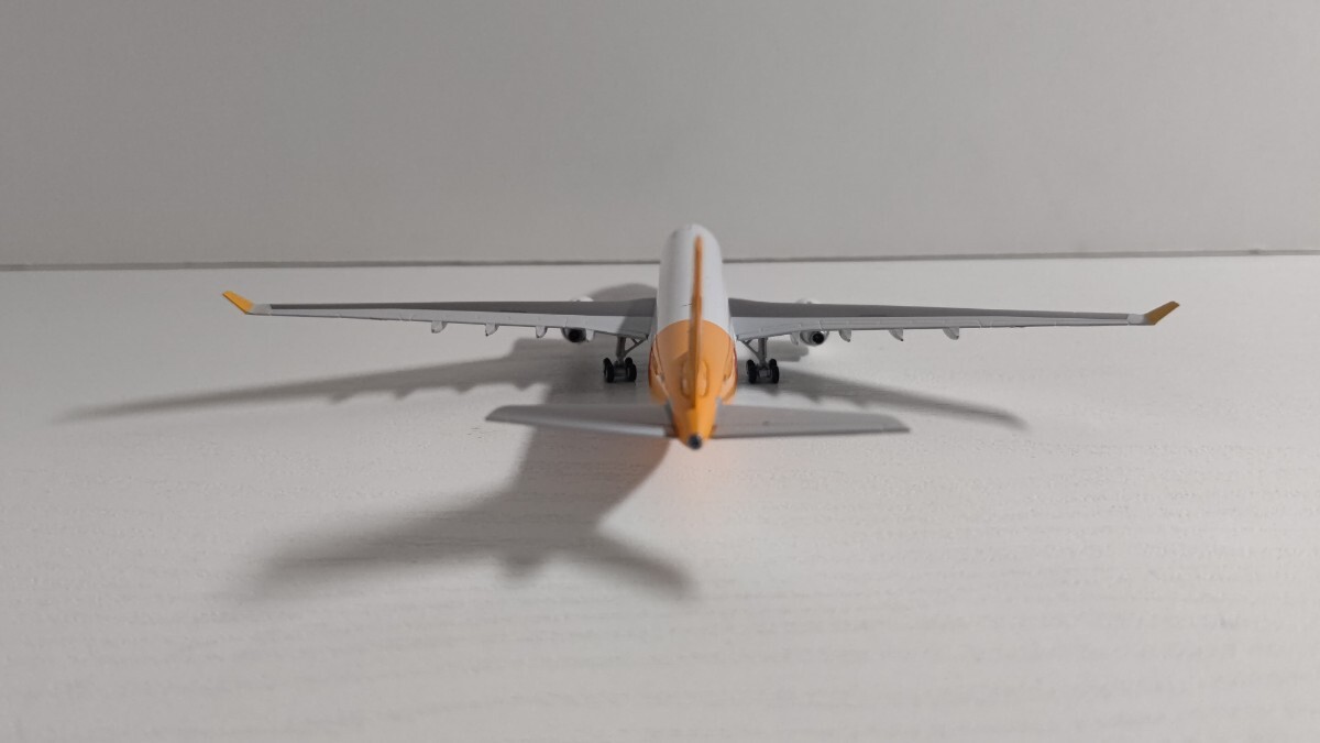 1/400 JC WINGS DHL air hongkong AIRBUS A330-300P2F 貨物機_画像5