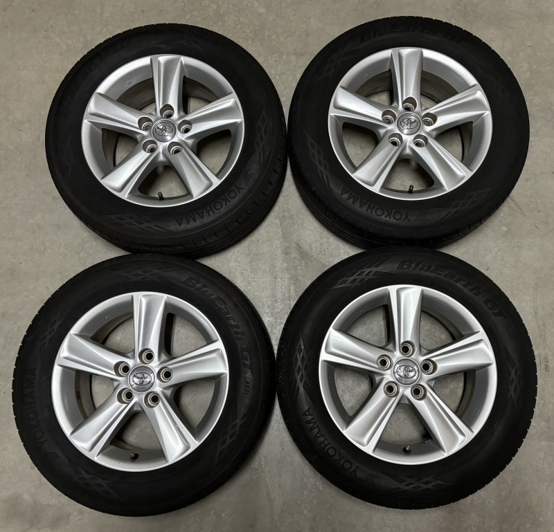 4本 / アルミホイール 傷少 マークX GRX130 純正 16×7J +40 5穴 PCD114.3 / タイヤ 8分山程度 YOKOHAMA BluEarth-GT 215/60R16 2019年_画像1