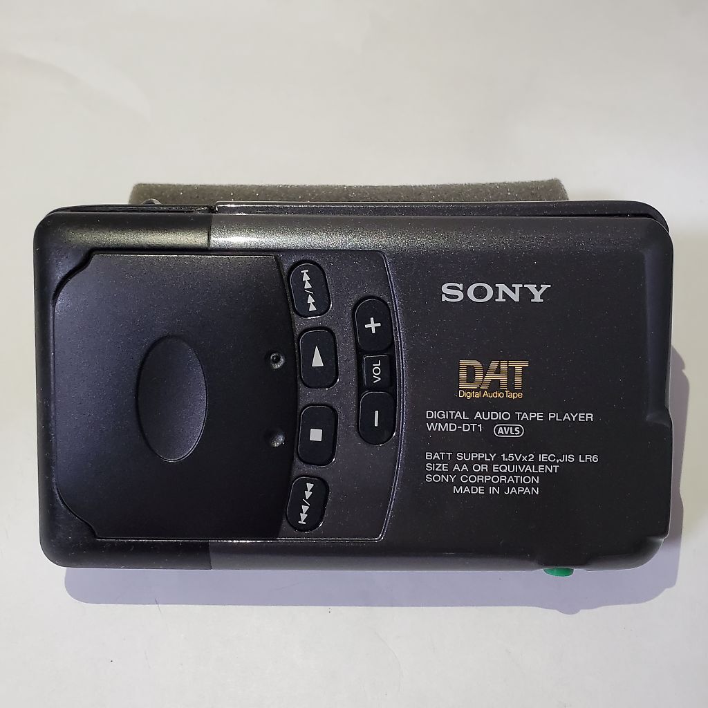 SONY DATウォークマン WMD-DT1 動作品 （ジャンク扱い）_画像4