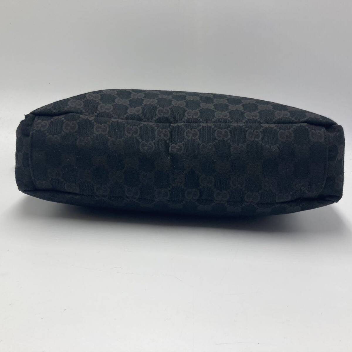 1円《極美品》 GUCCI GG キャンバス ショルダーバッグ 斜めがけ シルバー金具 グッチ レザー ブラック_画像5