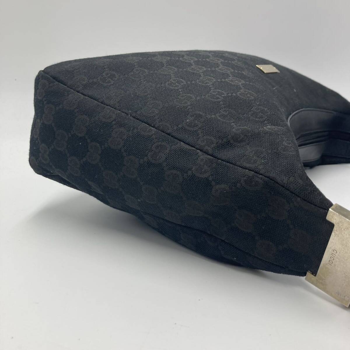 1円《極美品》 GUCCI GG キャンバス ショルダーバッグ 斜めがけ シルバー金具 グッチ レザー ブラック_画像3