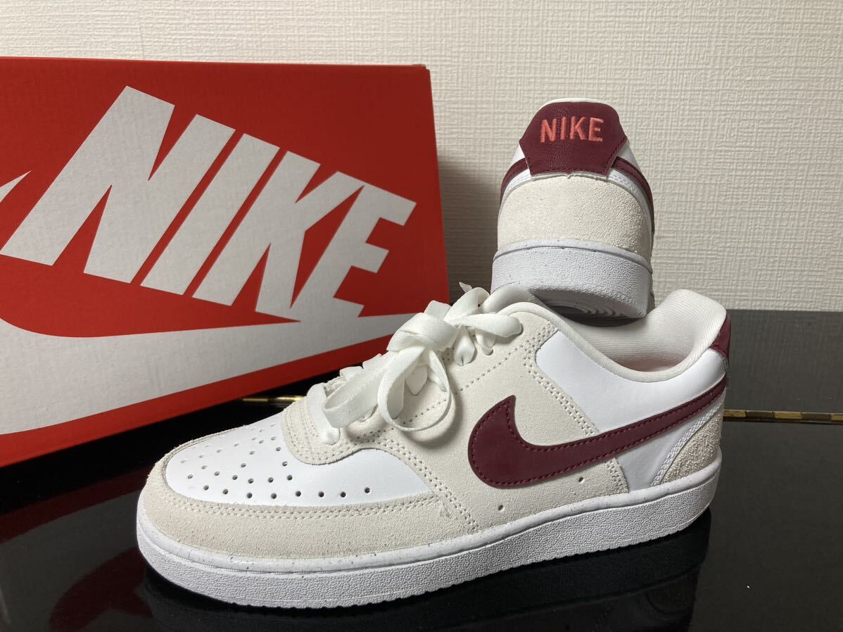 新品24cmナイキNIKEレディーススニーカーコートビジョンCOURTVISION LOホワイトエンジバーガンディワインレッドエアフォース1AF1好きに