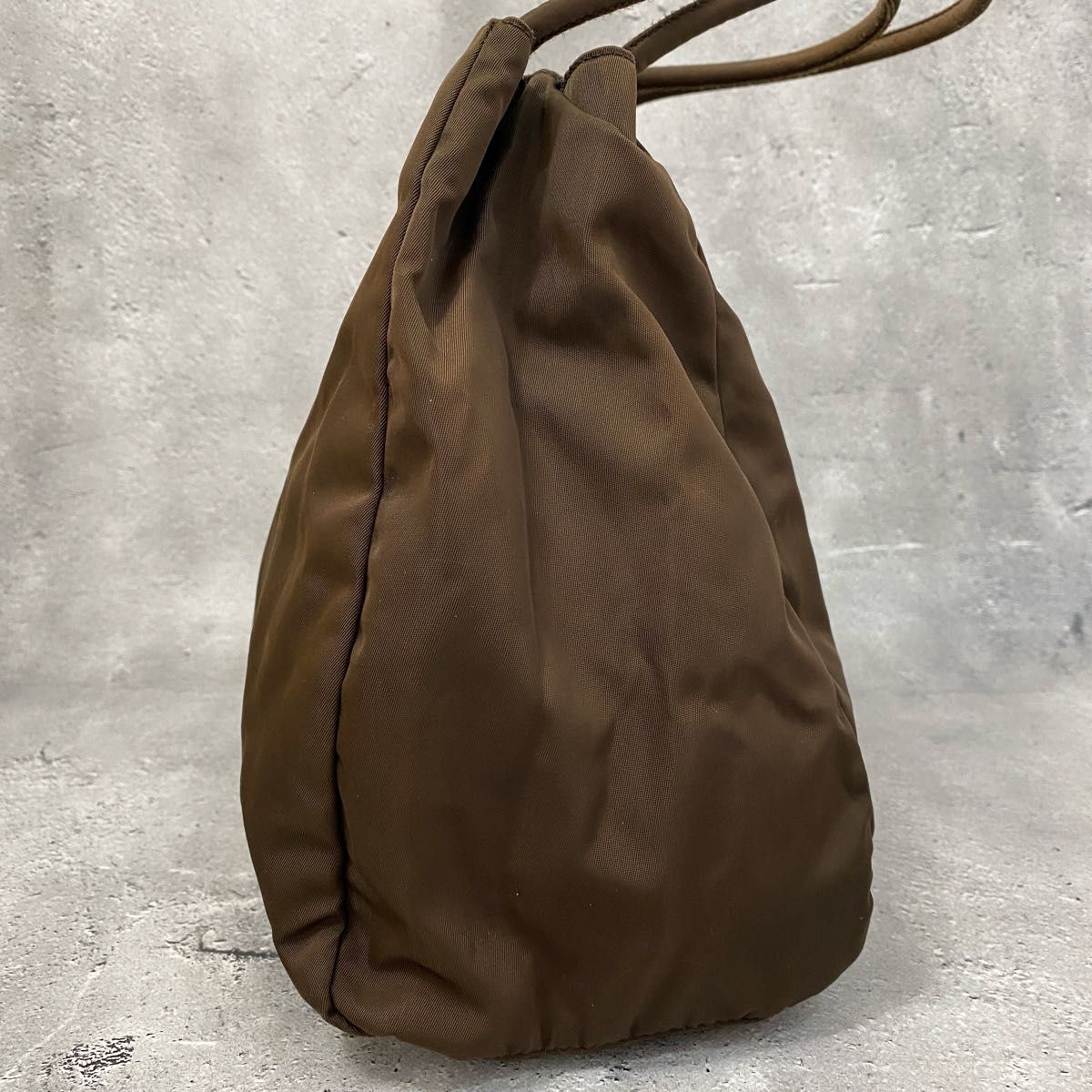 良品 PRADA プラダ テスート ナイロン ハンドバッグ トート 良品 PRADA プラダ テスート ナイロン ハンドバッグ トート