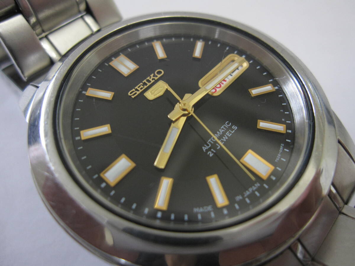 【YT-TC34-5】SEIKO/セイコー 7S26-02W0 SEIKO5、セイコー5 裏スケ 3針デイデイト 自動巻 ネイビー文字盤 稼働品_画像3