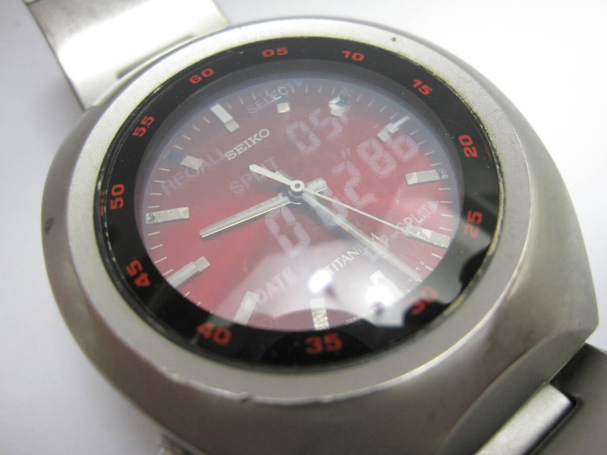 【YT-B38-28】SEIKO/セイコー H711-0A10 TITANIUM デジアナ 3針QZ 赤文字盤 稼働品の画像3