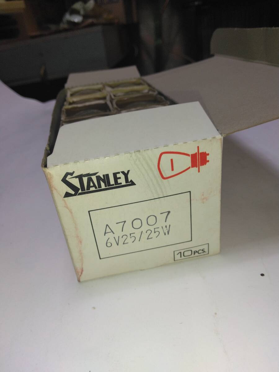  Stanley /STANLEY A7007 6V25/25W 10 piece insertion two wheel car headlamp 