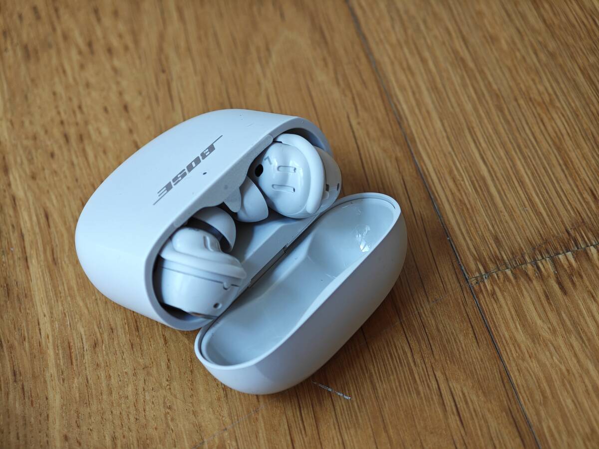 【本体・充電ケースのみ】BOSE QUIETCOMFORT ULTRA EARBUDS ノイズキャンセリング イヤホン ホワイトスモーク【要落札後 48時間以内入金】_画像1