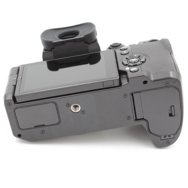 45100円 ショット数2115回。付属品バッテリー、ボディキャップ 45100円 ショット数2115回。付属品バッテリー、ボディキャップ
