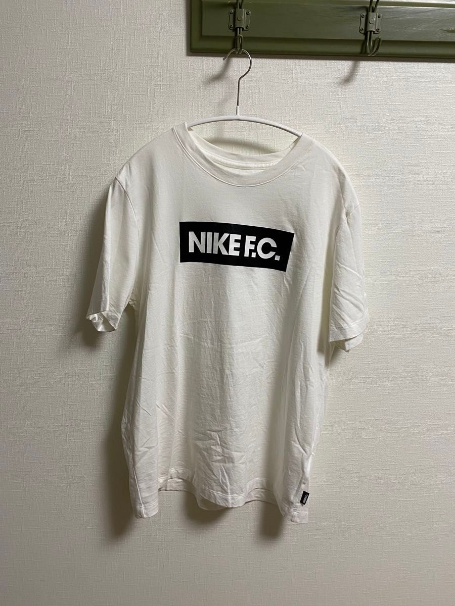 NIKE FC ナイキ　 Tシャツ　ボックスロゴ　シンプル 半袖