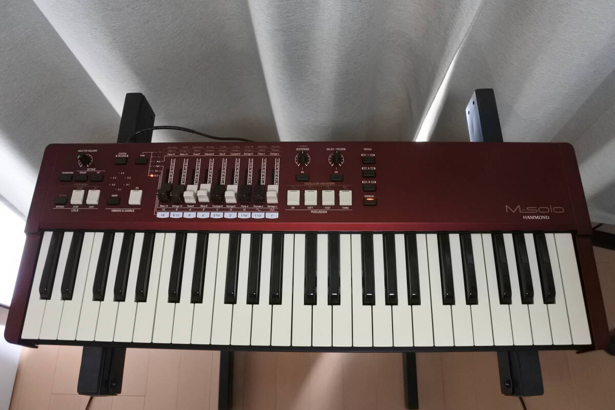 【最終出品】【初回限定カラー】HAMMOND M-solo Burgundy ハモンド 49鍵盤ドローバーキーボード の画像1