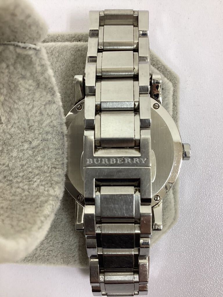 BURBERRY バーバリ BU9001 デイト表示 重量感 シルバーカラー 腕時計 ＃17933の画像5