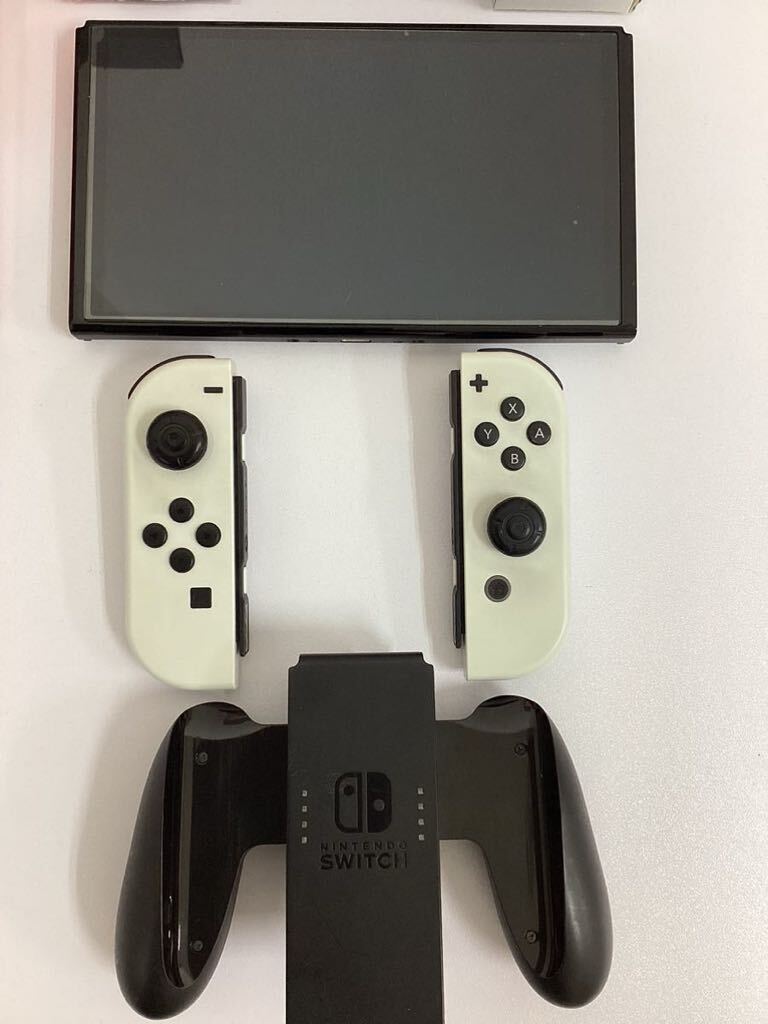 Nintendo Switch 有機ELモデル ホワイトｘブラック 任天堂 ニンテンドースイッチ 　初期化済　動作確認済　説明書なし　＃17977_画像3