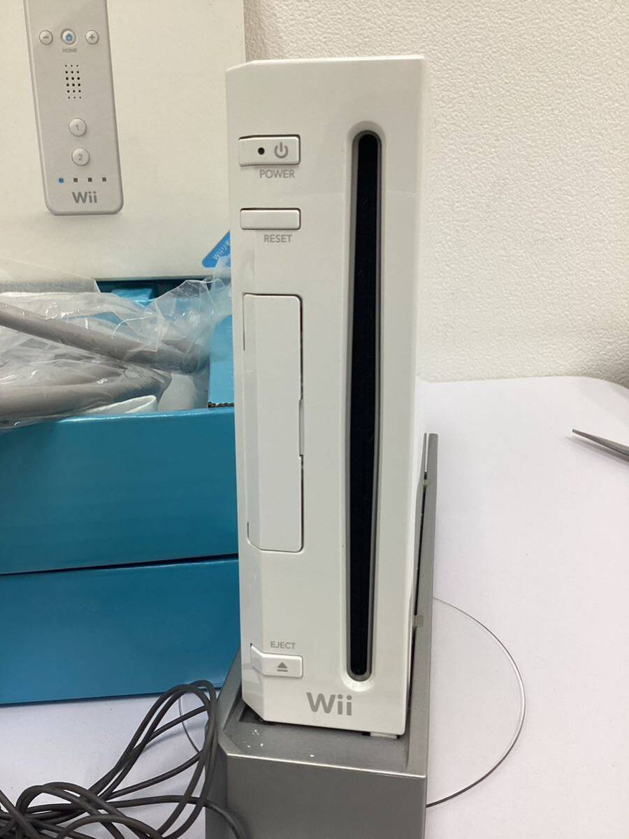 Nintendo Wii  ニンテンドー ゲーム機  本体 任天堂 ホワイト コントローラー 通電OK の画像2