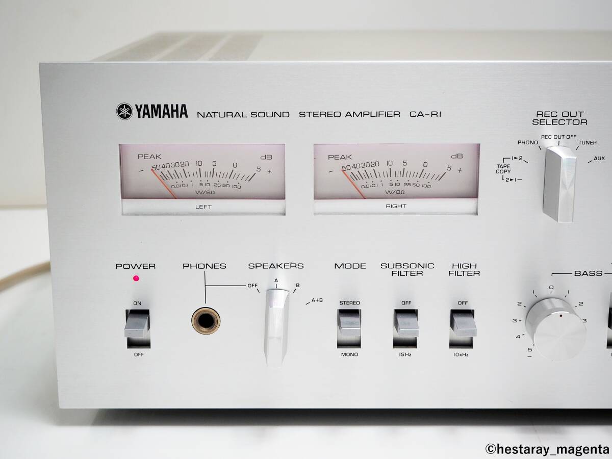 ★ 【美品！ 整備・レストア済】 YAMAHA CA-R1　ヤマハ　プリメインアンプ　メーター照明LED化済　MC対応　取説付　70年代ヴィンテージ ★_フロント周り綺麗です。