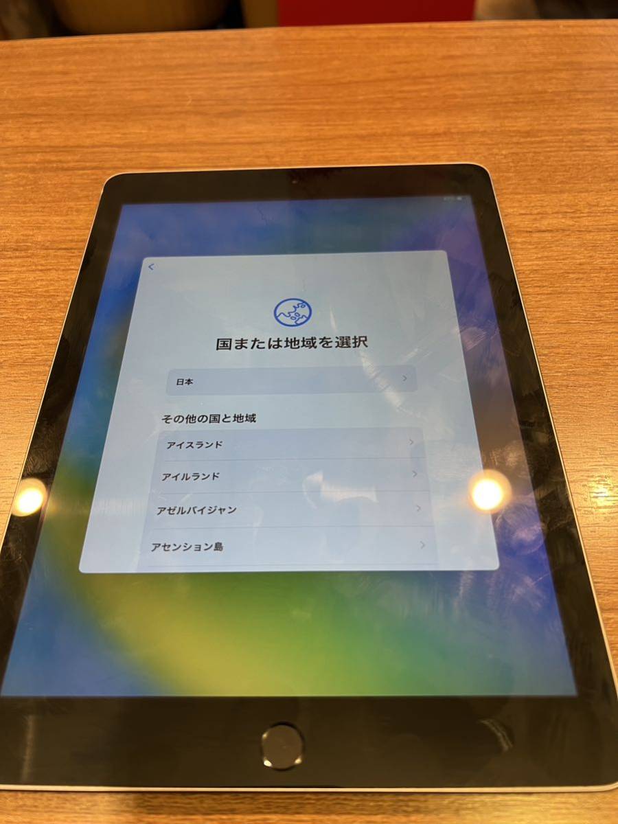 中古 タブレット iPad 第6世代 Wi-Fiモデル 32GB 本体 9.7インチ _画像4