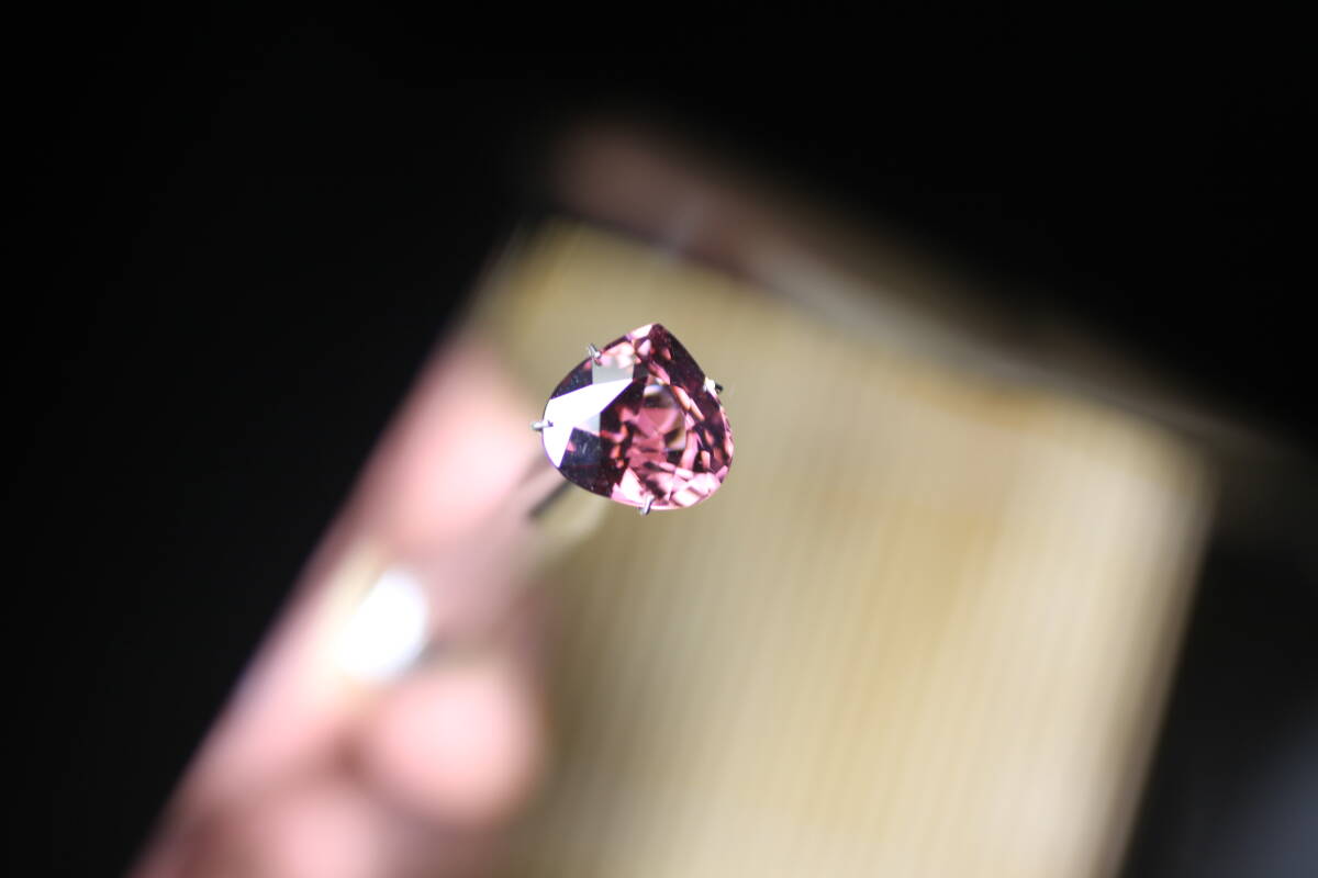 < cosmos stone. season, at last sun . came out ..***> large grain pink zircon * now. season (4 month on .) on and after if, all sorts color . contains chopsticks chopsticks is, highest 