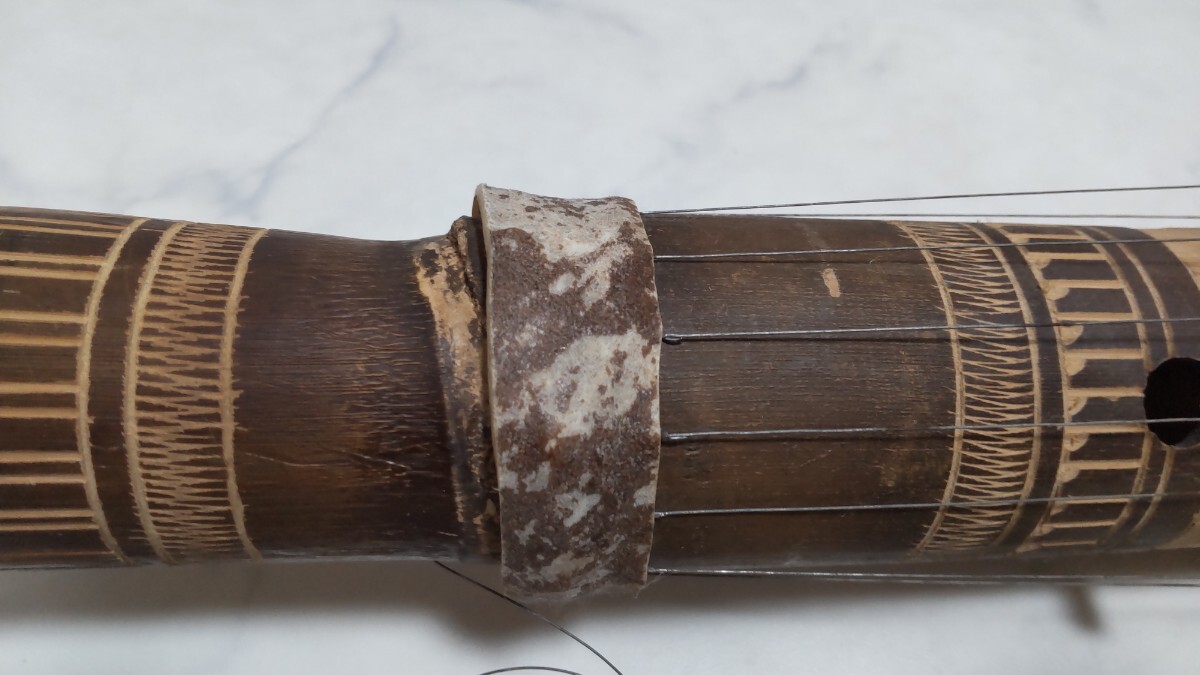 ヴァリハ 竹製 全長約62cm マダガスカル 民族楽器 弦楽器 本体 ツィター #エ_画像9