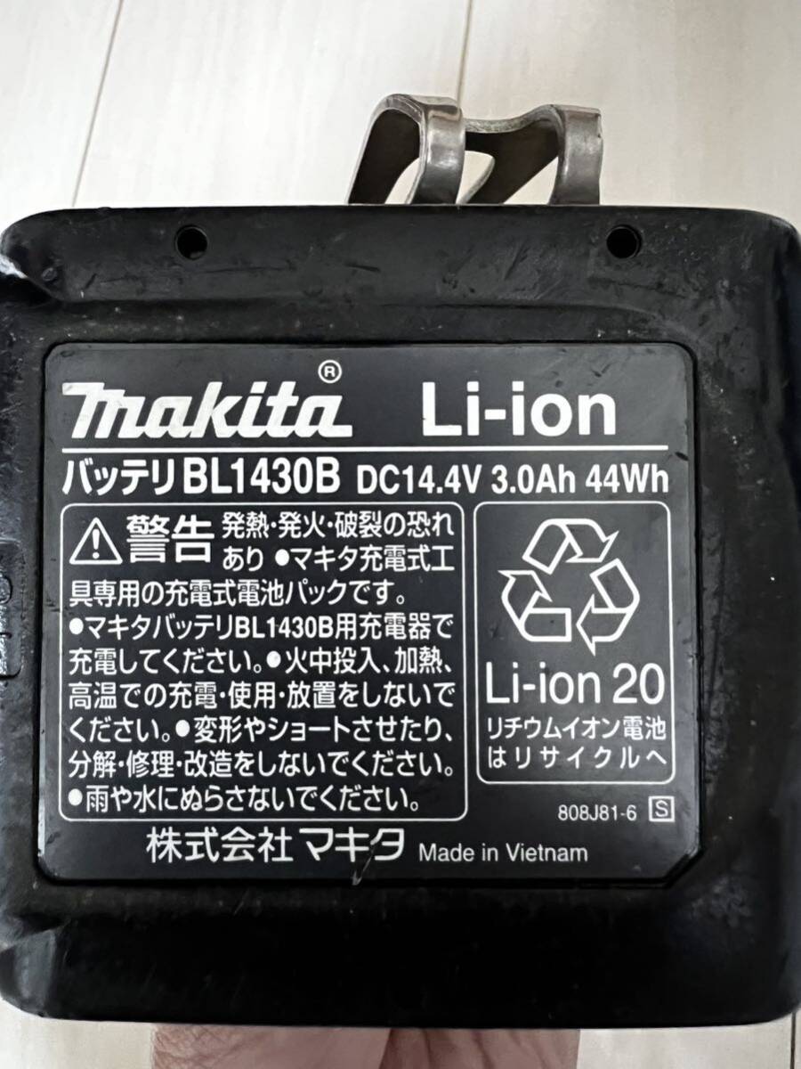 マキタ 純正バッテリー付きTD137DZ充電式インパクトドライバ makita BL1430 Bの画像3
