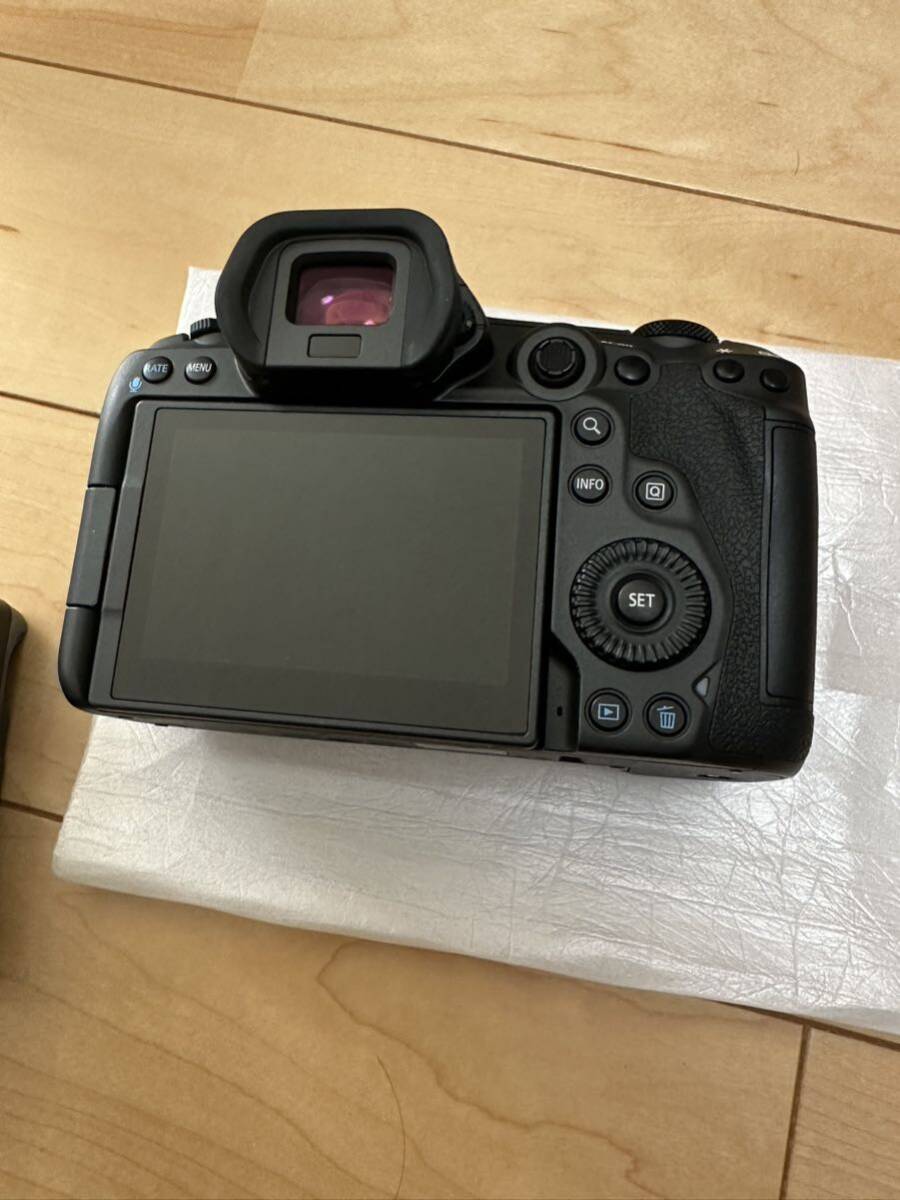 現品限り一斉値下げ!】 美品 キャノン Canon EOS R5 ボディ 予備純正 現品限り一斉値下げ!】 美品 キャノン Canon EOS R5 ボディ 予備純正
