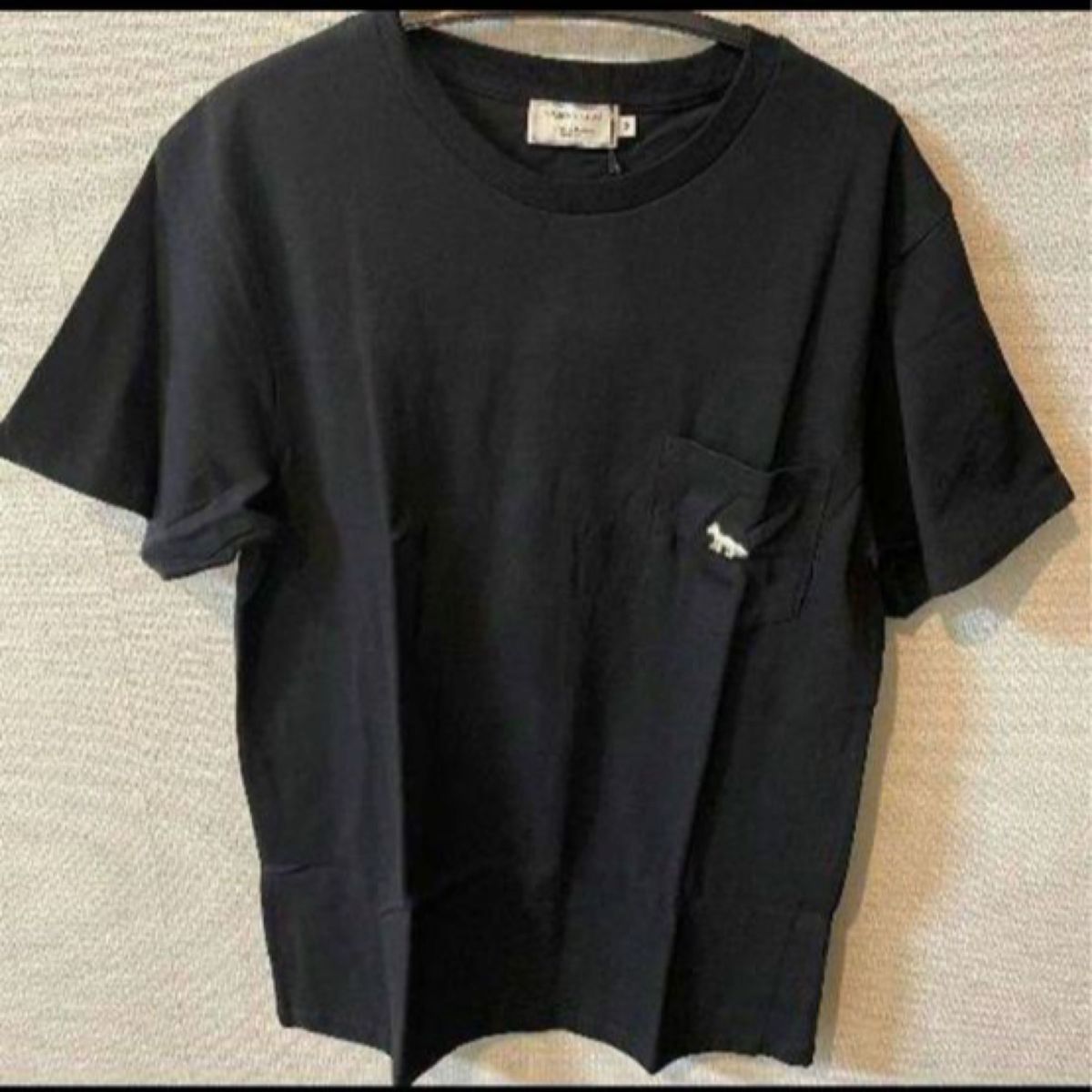 メゾンキツネTシャツ黒　胸キツネワッペンMサイズ新品未使用　MAISON KITSUNE ブラック 半袖