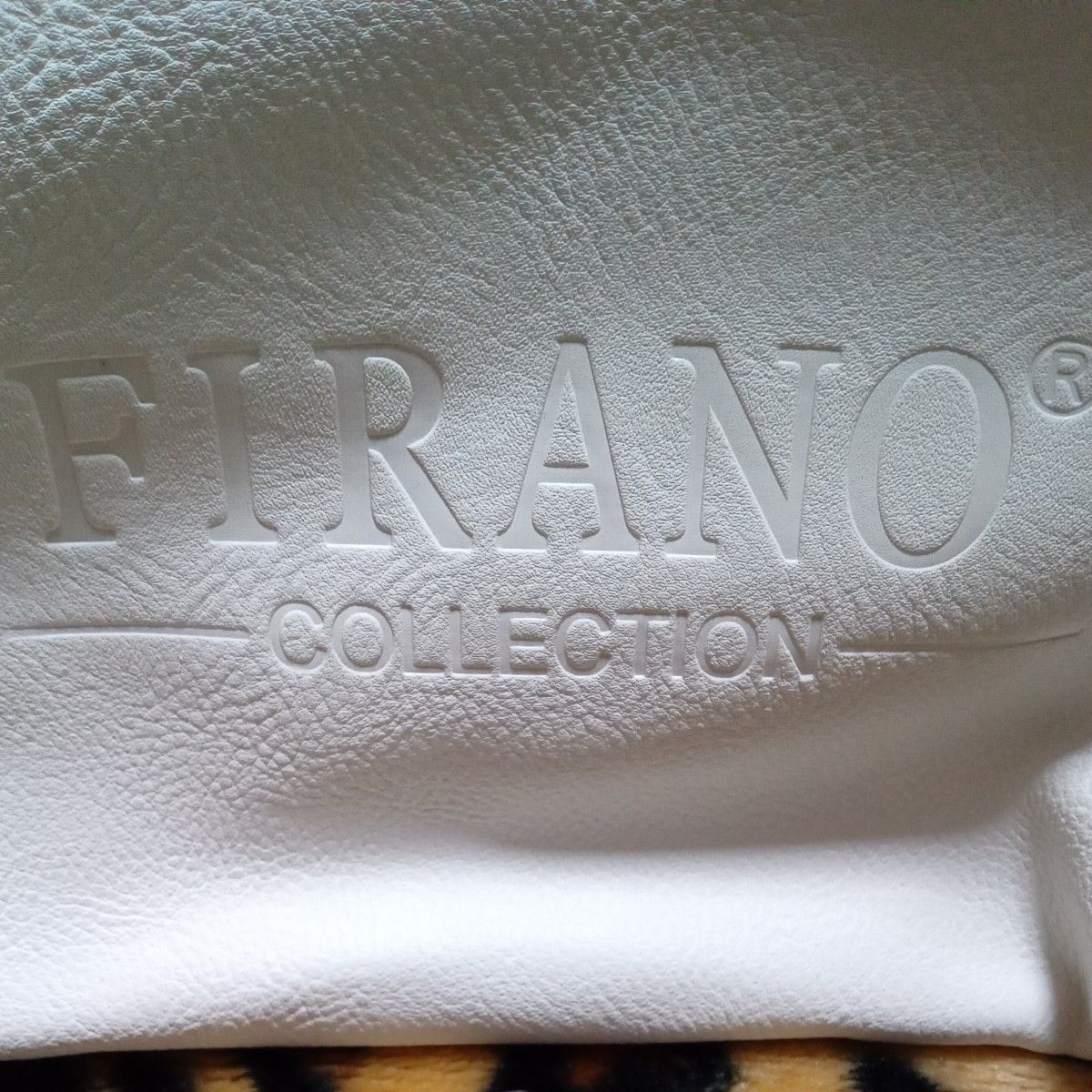 美品　FIRANO  ショルダーバッグ　ホワイト　ゴールド金具　フィラノ　白　