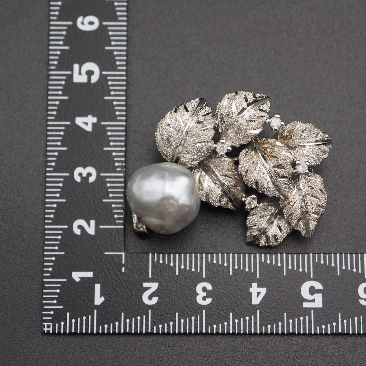 M967 バロックパール 真珠 925刻印 ブローチ リーフ デザイン シルバー コサージュ 6月誕生石の画像10