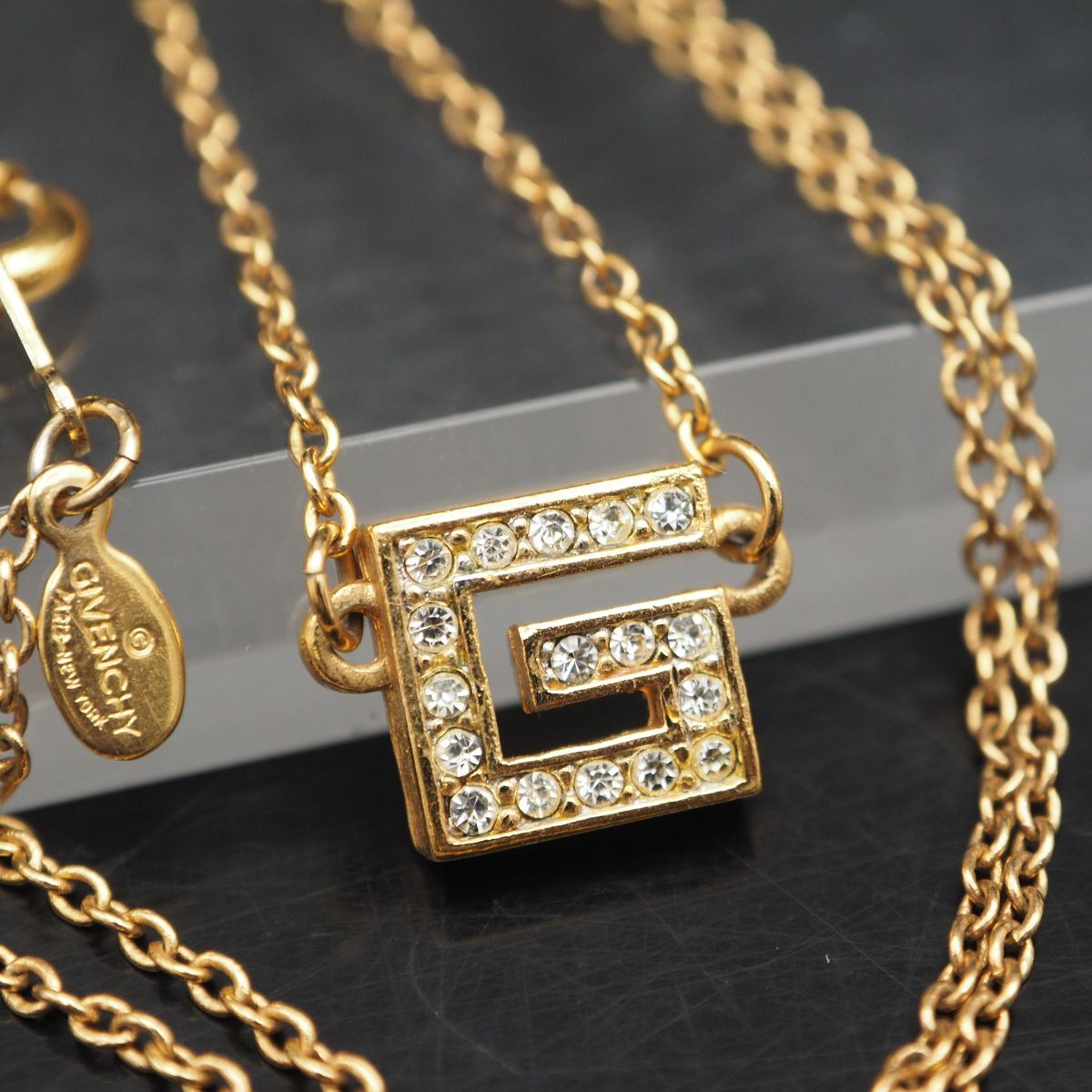 N115 ジバンシイ GIVENCHY PARIS-NEW YORK ペンダント N115 ジバンシイ GIVENCHY PARIS-NEW YORK ペンダント