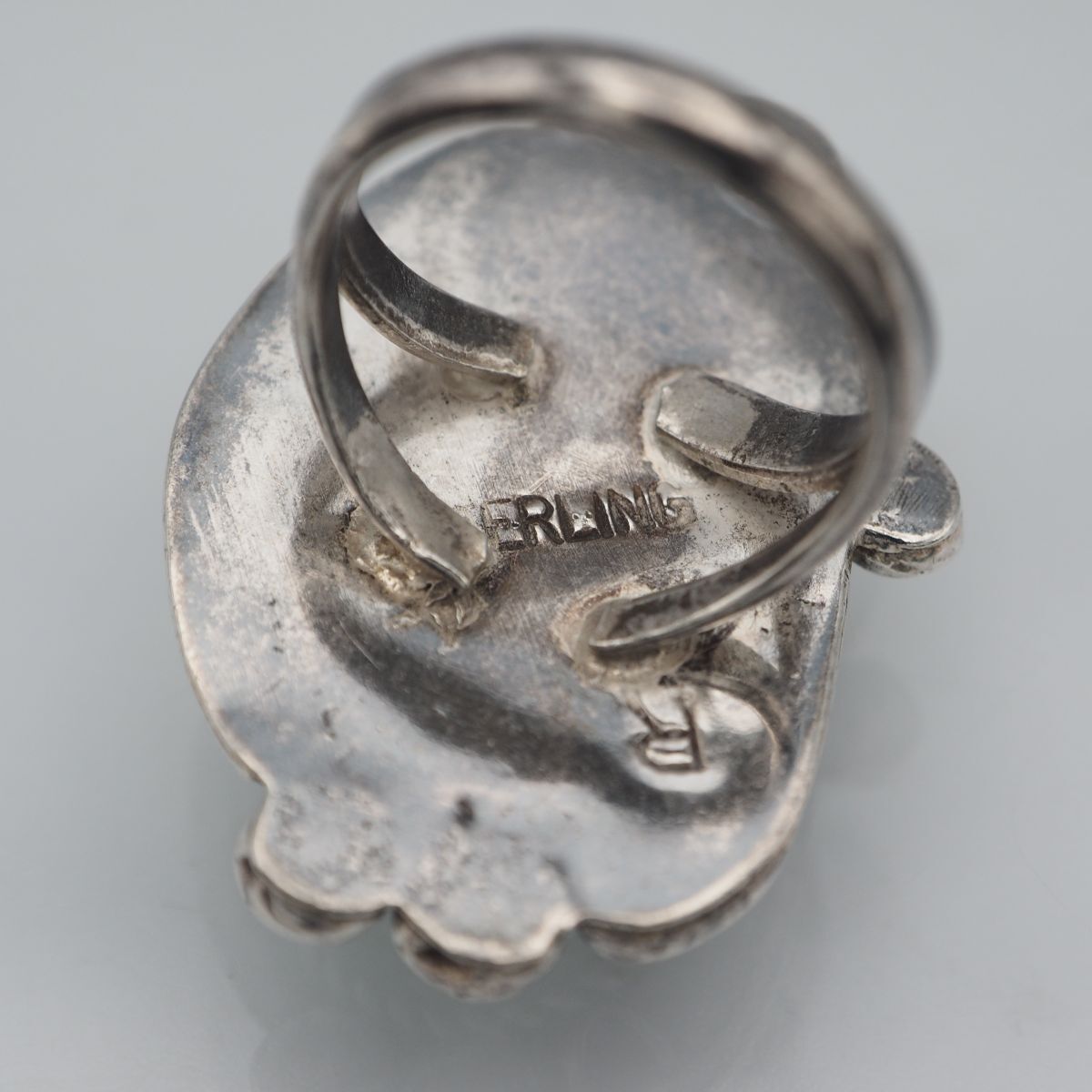 P088 ナバホ ターコイズ トルコ石 STERLING R刻印 リング 大ぶり P088 ナバホ ターコイズ トルコ石 STERLING R刻印 リング 大ぶり