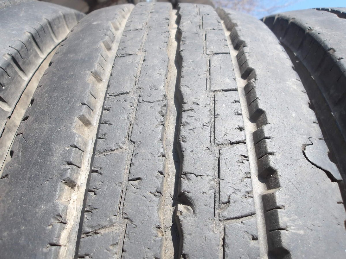 M44-3 送料無料 215/85R16 夏4本セット サマータイヤ LT 120/118L 12PR 215/85-16 215-85-16 ヨコハマ LT151R チューブレス_画像3