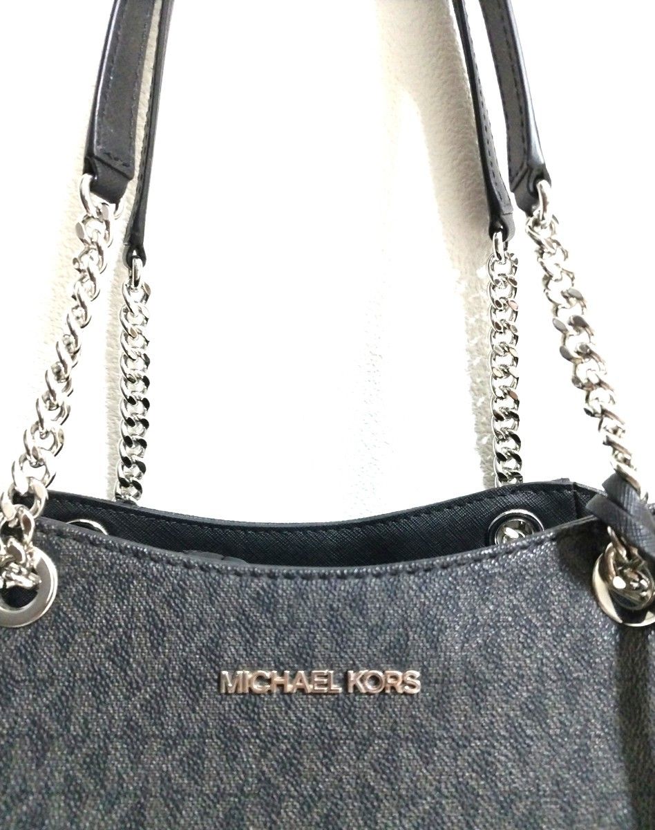 マイケルコース MICHAEL KORS チェーントートバッグ 肩掛け　MK柄 シグネチャー　シルバーチャーム　ブラック系