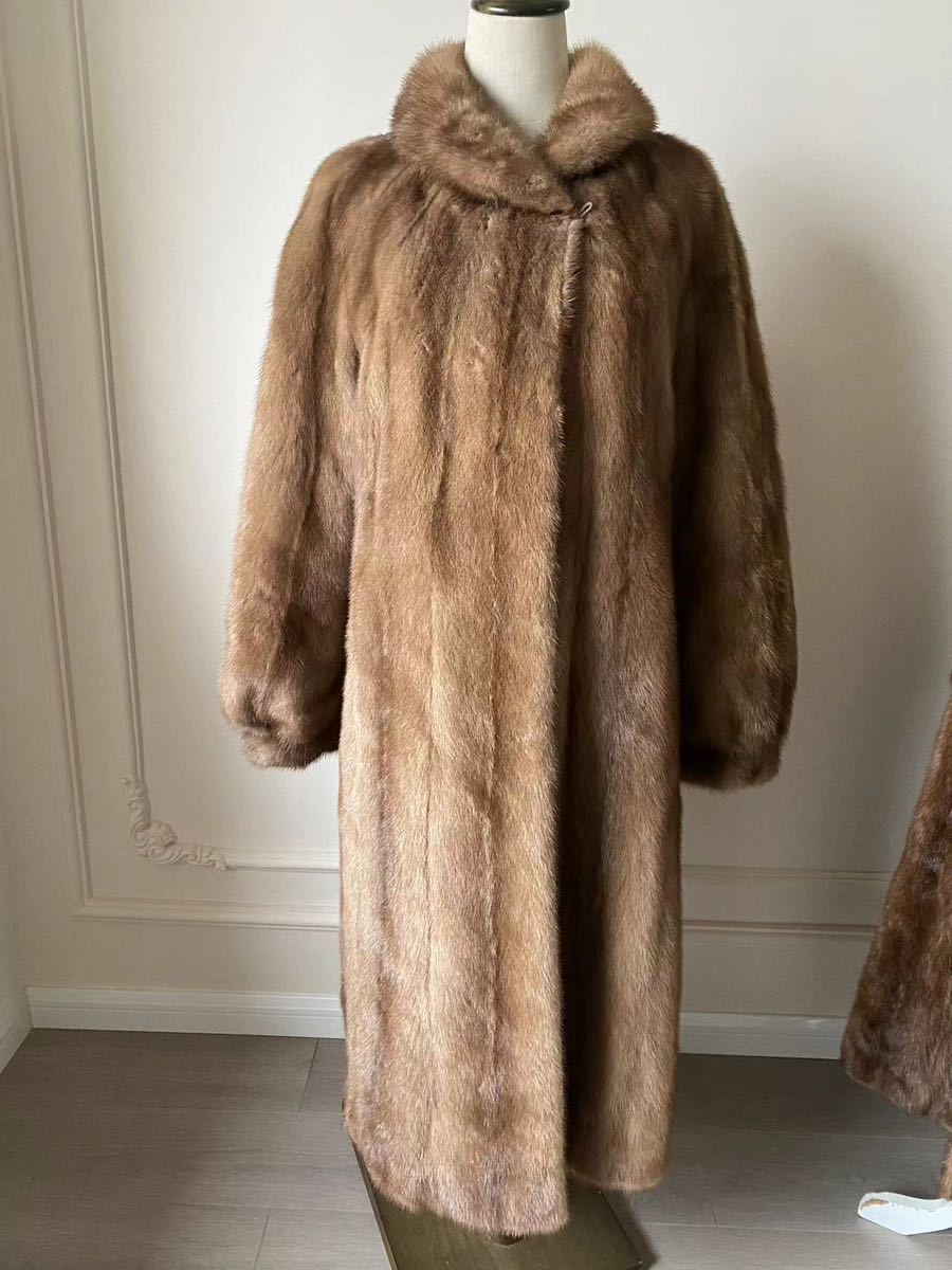 【220】ヨーロッパ製◆ パフスリーブのデザイン染めです豪華ミンクmink毛皮コート ソフト 防寒 無地 着丈105cm_画像6
