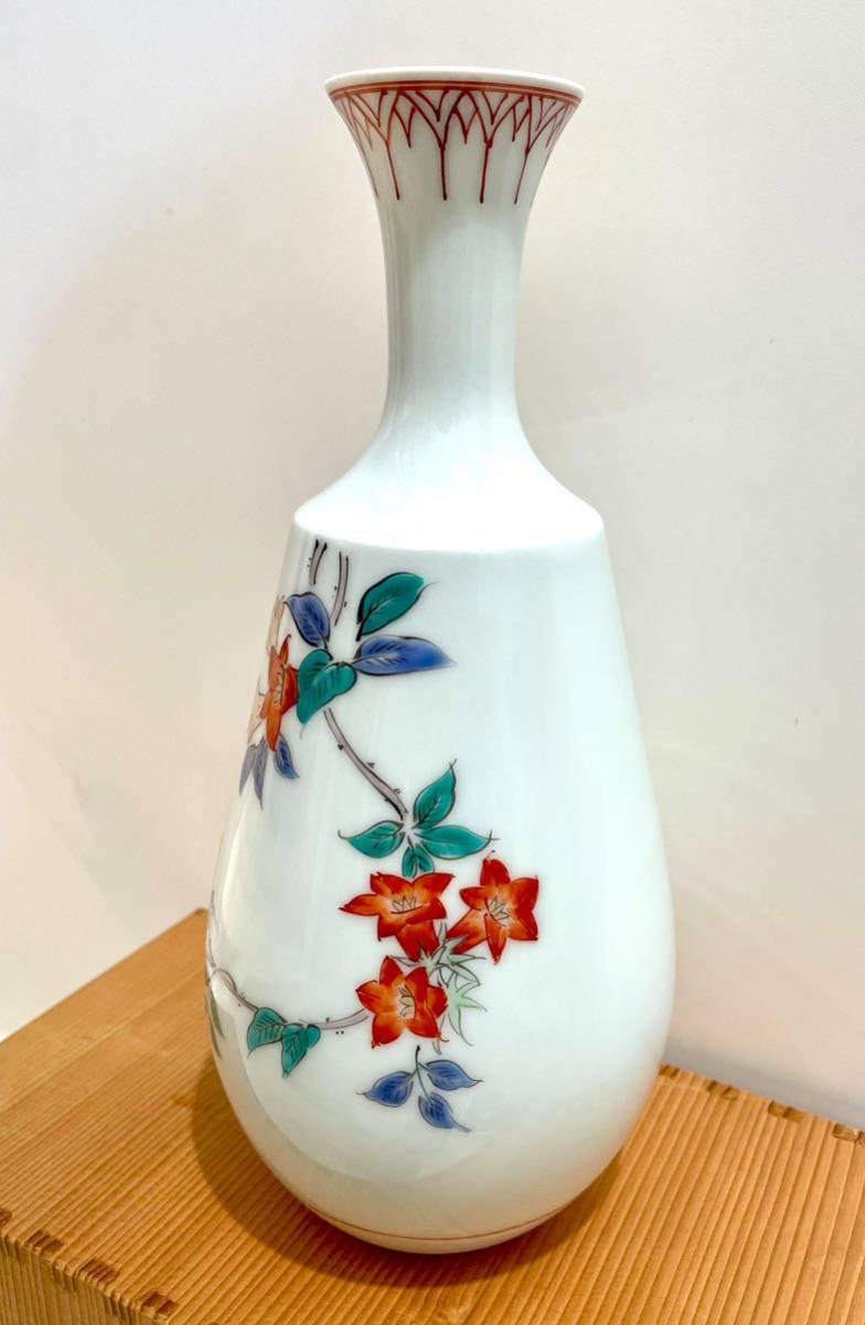 奥川俊右衛門 花瓶 花器 有田白磁 骨董 置物 作陶展 高さ26cm 木箱入の画像3