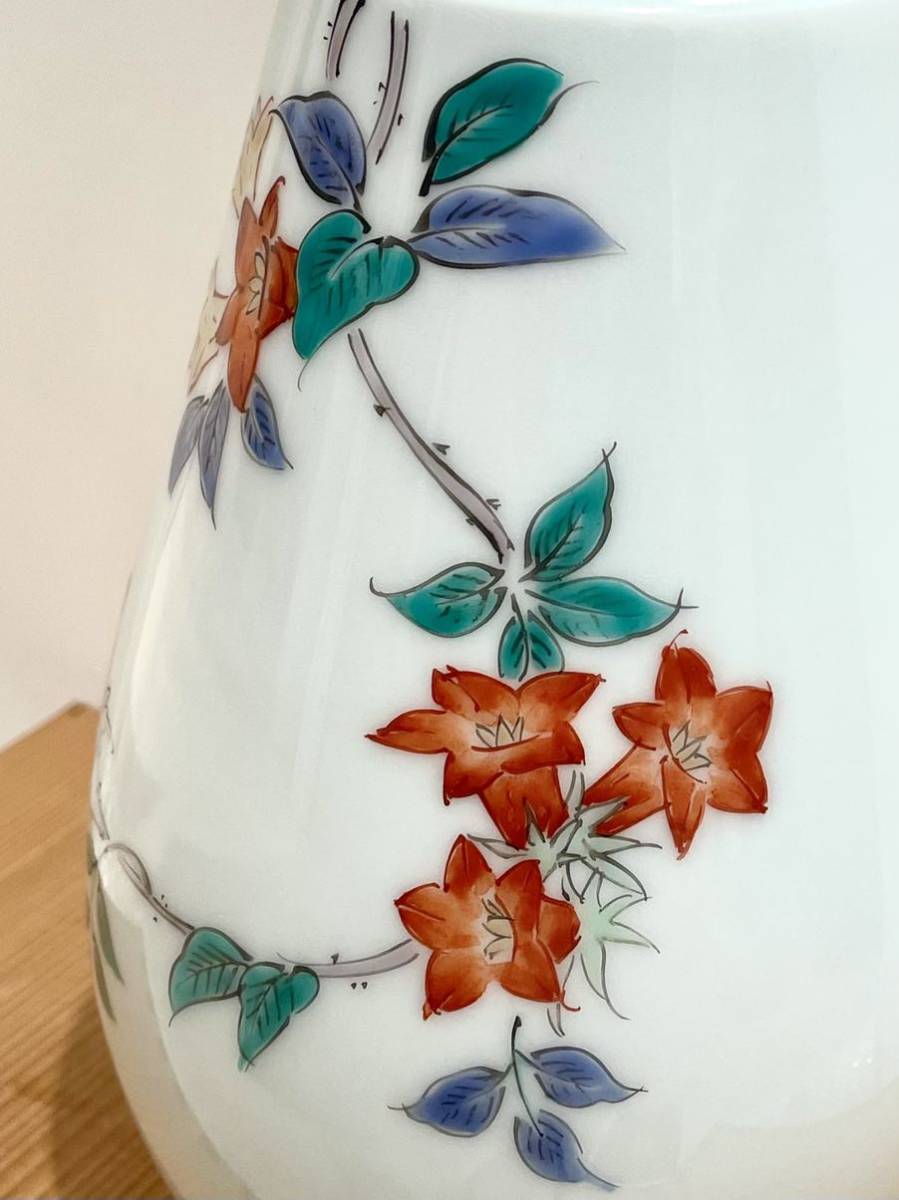 奥川俊右衛門 花瓶 花器 有田白磁 骨董 置物 作陶展 高さ26cm 木箱入の画像4