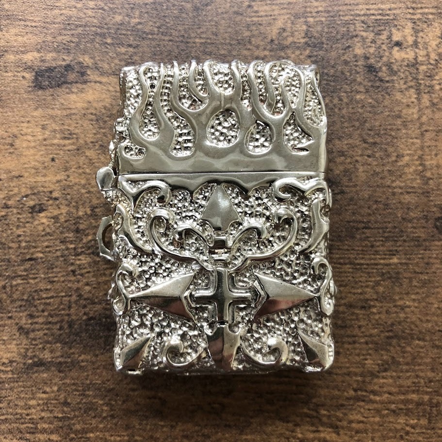 【ITRRKEU2Z7AQ】美品 Zippo ジッポー チーキーゴメススカル 彫り オイルライター_画像2