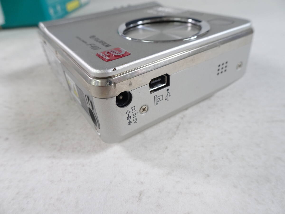 38/Ω801★フジフイルム FinePix F401★210万画素★中古品・動作確認済み_画像7