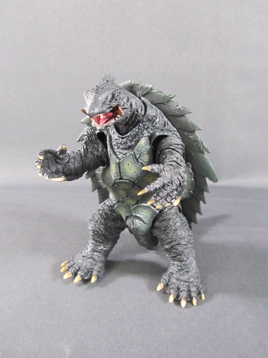 07/S053★バンダイ★S.H.MonsterArts ガメラ（1999）京都決戦Ver.★プレミアムバンダイ限定★中古_左腕外れやすい